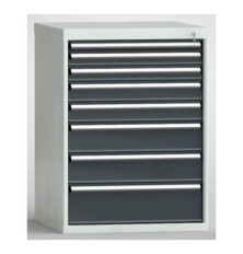 P_204477_1 Schubladenschrank mit acht Schubladen.